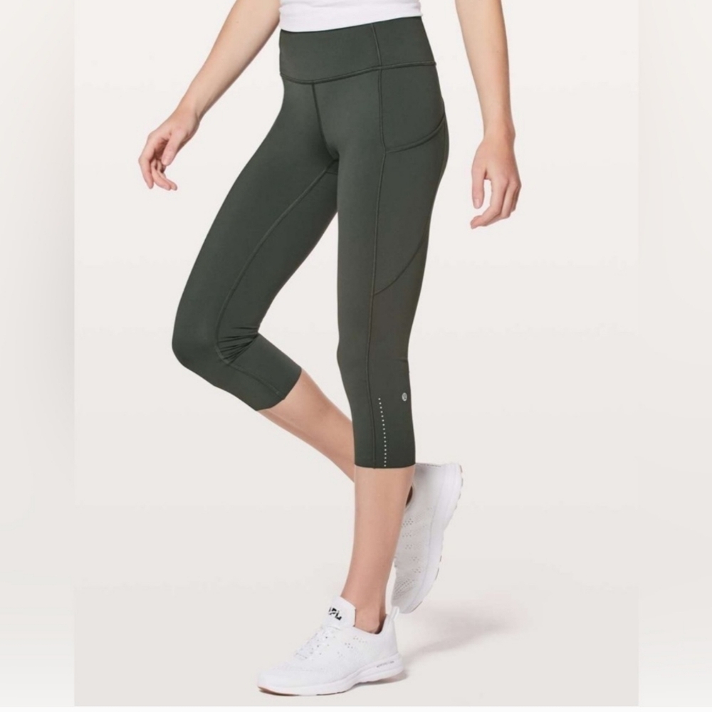 Lululemon Fast Free Green Crop High Rise Leggings Size 2
